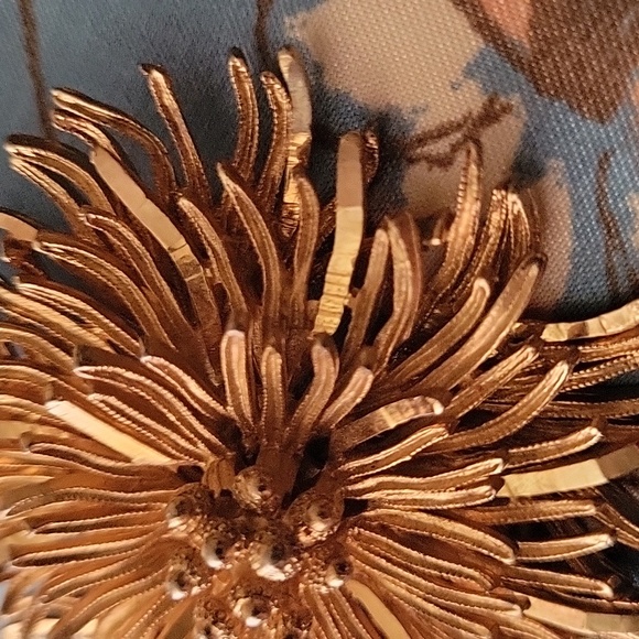 Coro 1960's gold sun burst tiered brooch - Picture 2 of 4